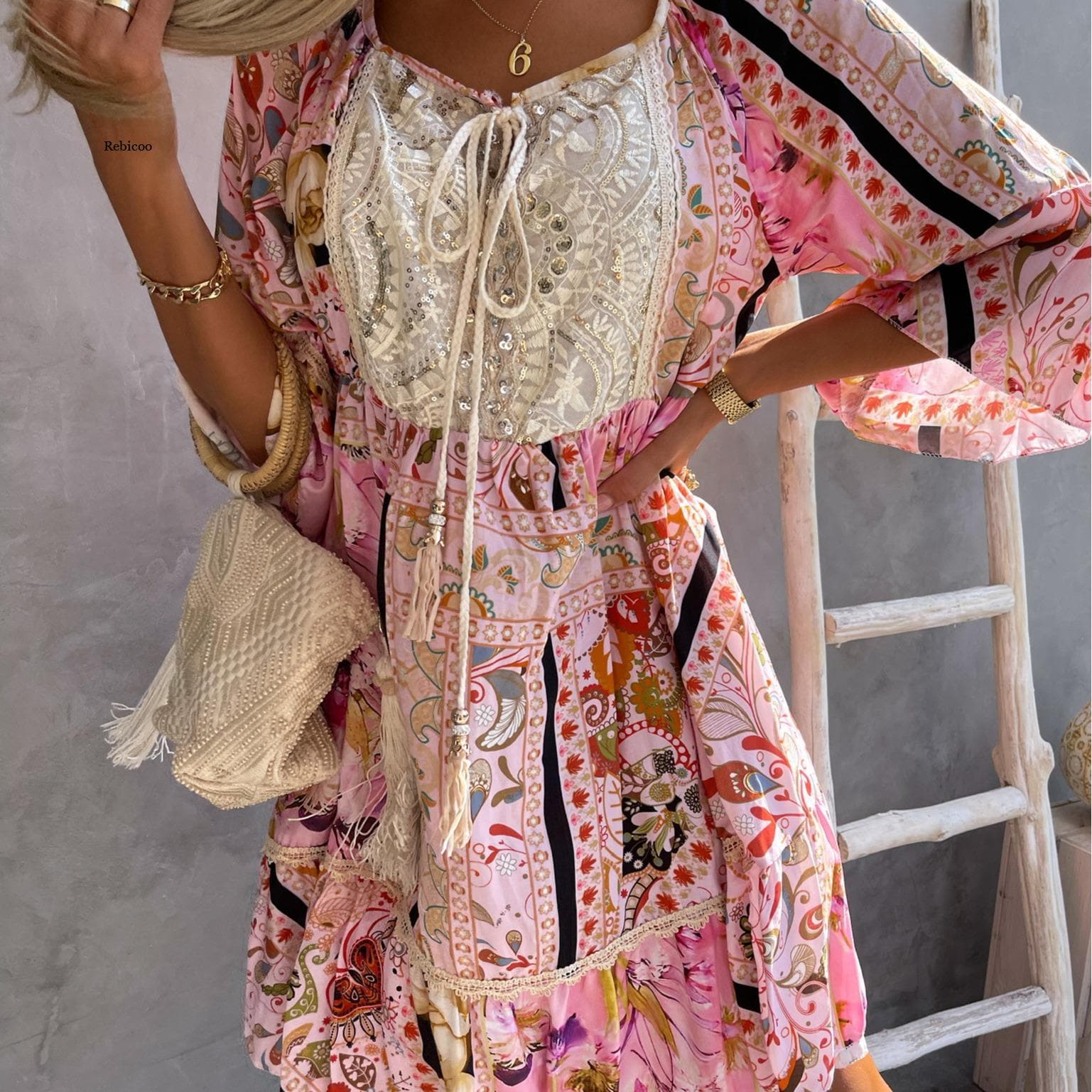 Kristina - Robe élégante en dentelle avec imprimé