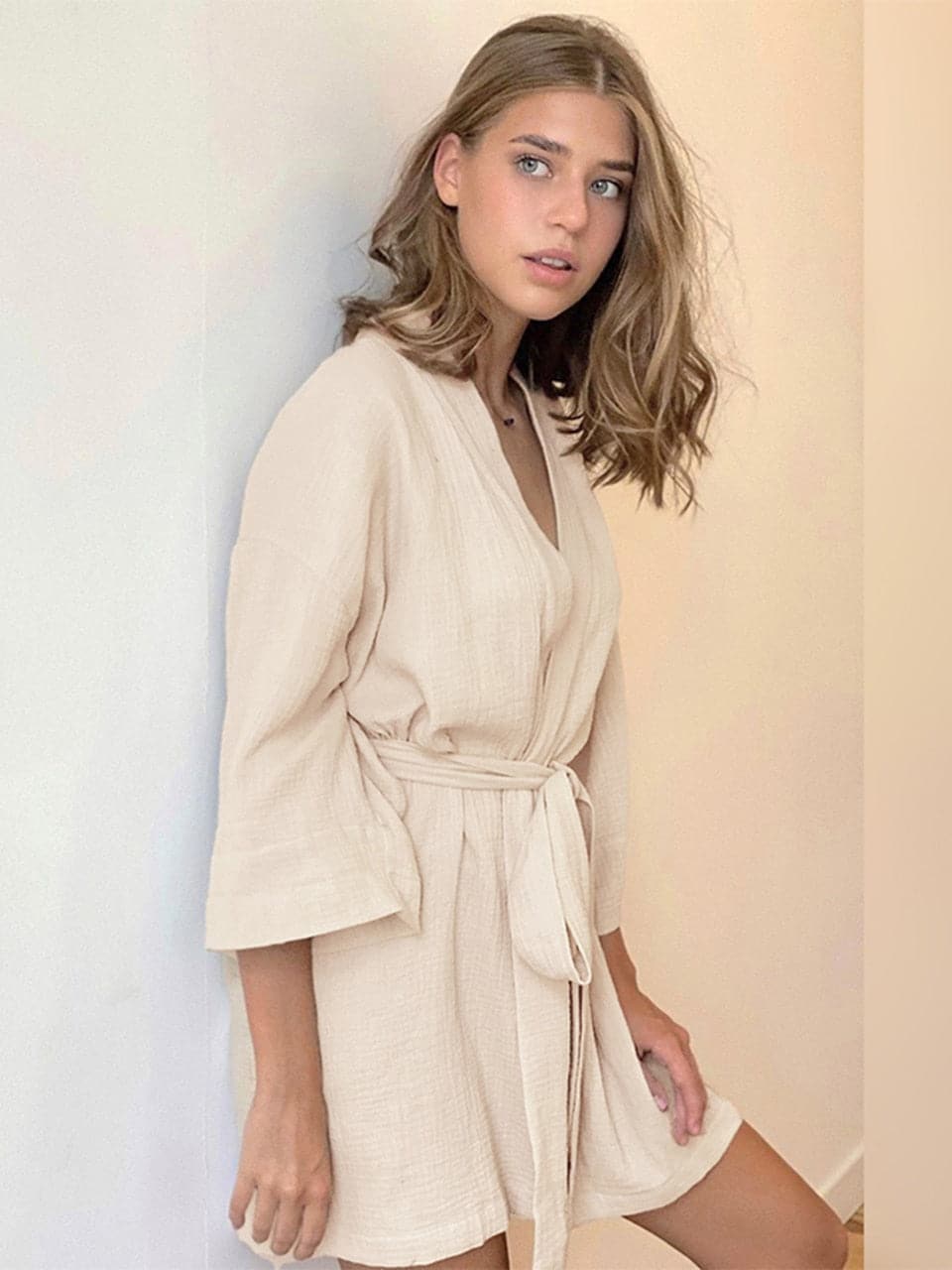 Josefine - Belle robe portefeuille de haute qualité avec ceinture