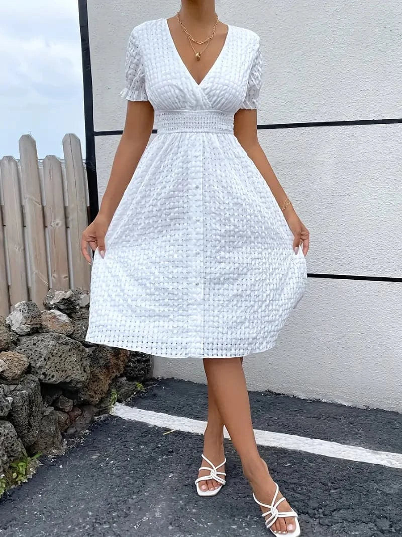 Hilda - Magnifique robe classique avec décolleté