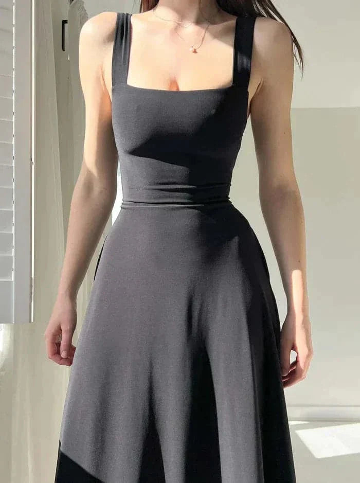 Jette - La robe élégante et monochrome