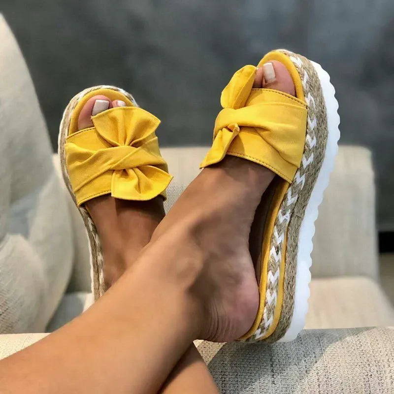 Vanya - Pantoufles de luxe et de style avec ruban élégant pour femmes