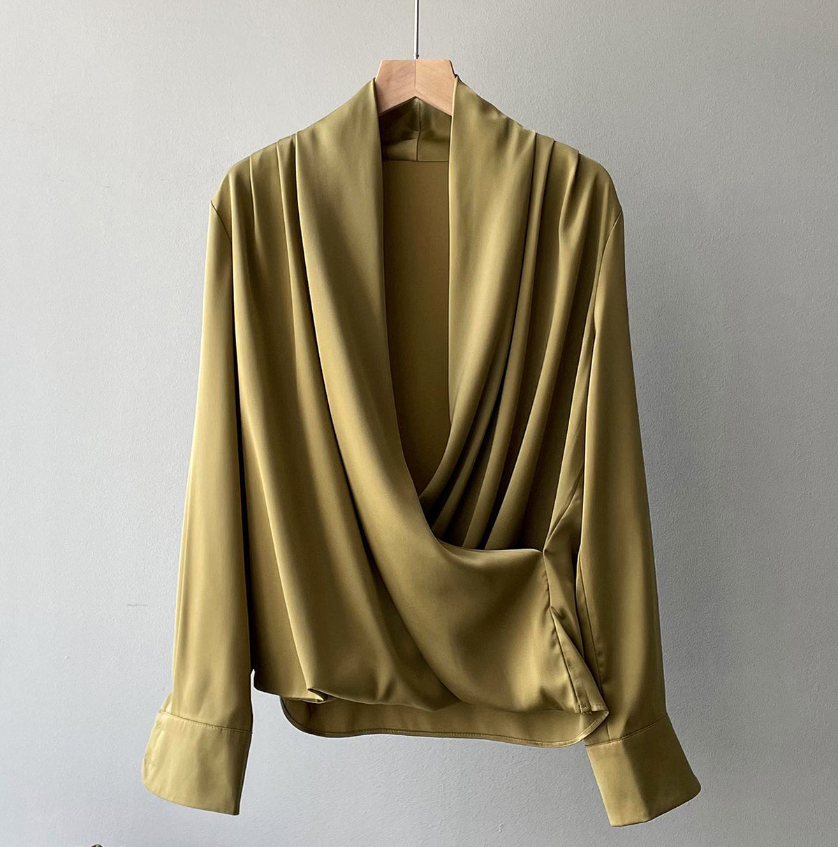 Isabelle | Blouse en Satin avec Design Élégant et Texture Soigneuse pour Femmes