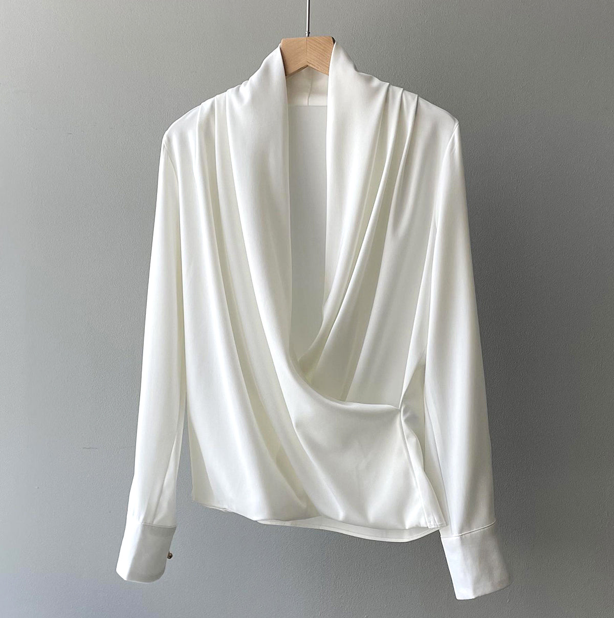 Isabelle | Blouse en Satin avec Design Élégant et Texture Soigneuse pour Femmes