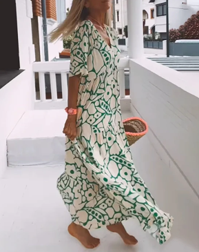 Robe ample imprimée avec col en V