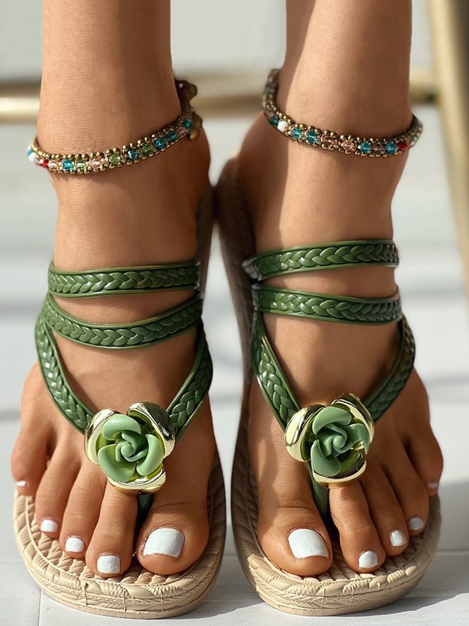Sandales de plage à fleurs pour un look d'été élégant