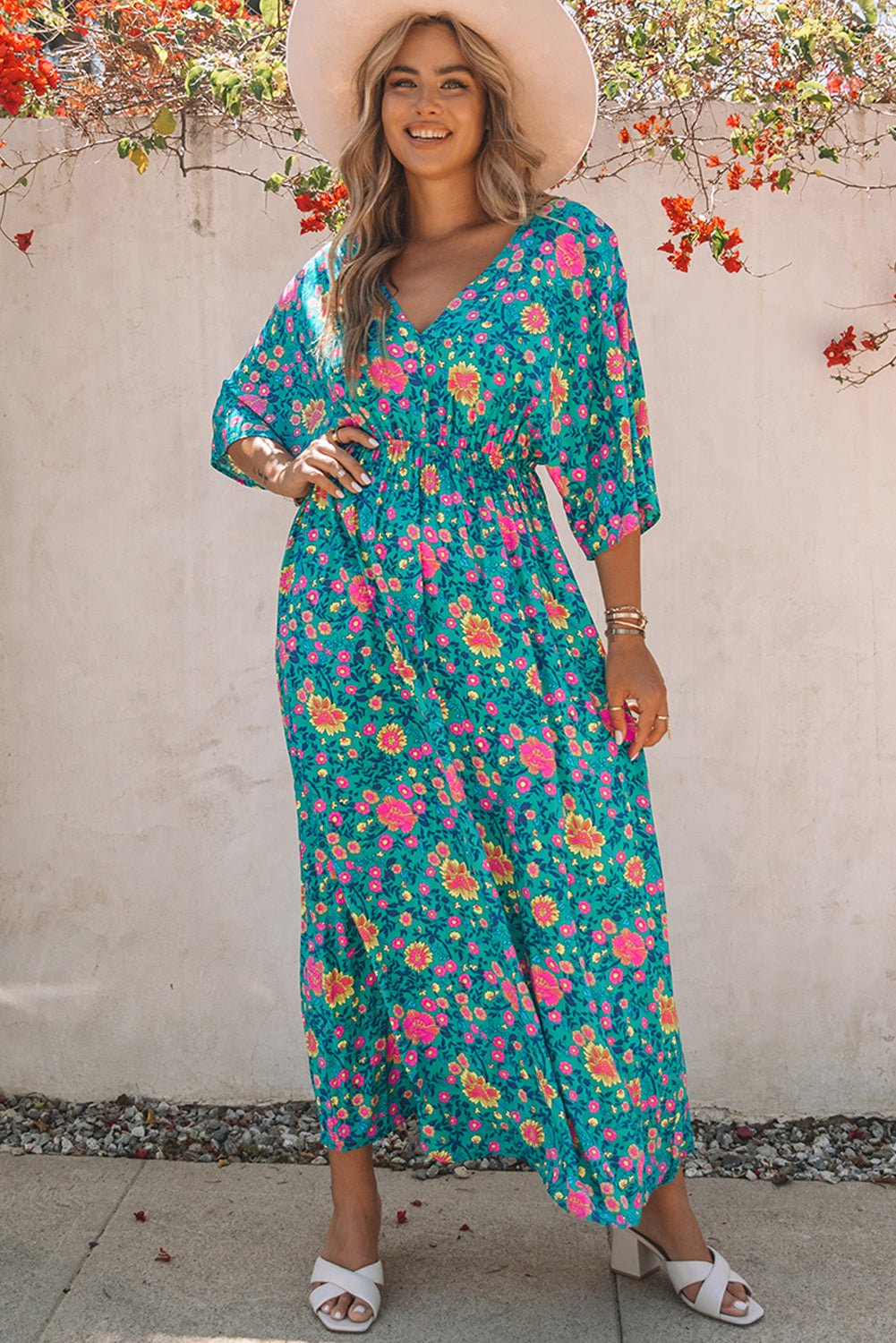 Claudia - Robe longue bohème verte à encolure en V profonde et imprimé floral