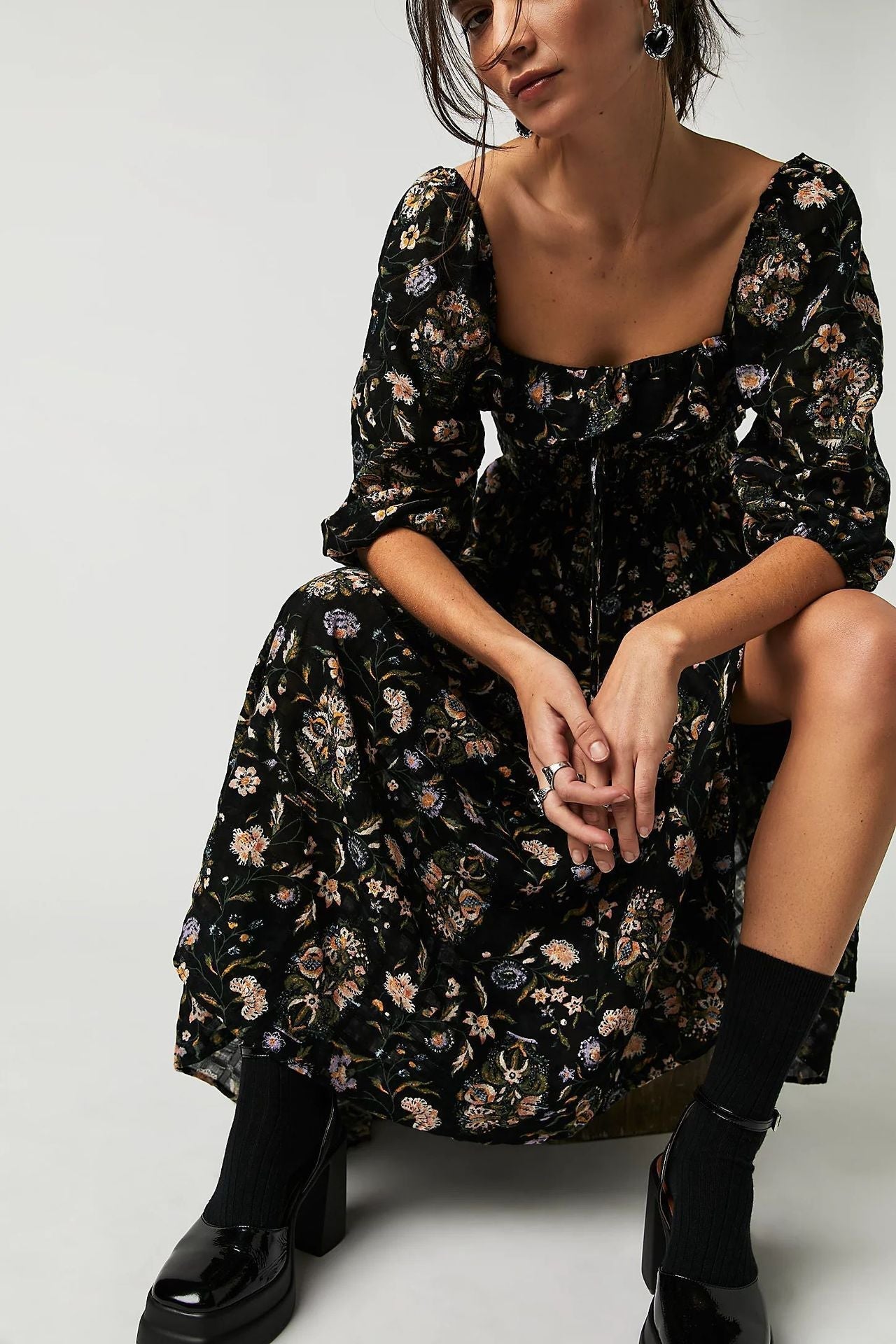 Inès | Robe Midi Imprimée avec Volants Élégants et Motifs Floraux pour Femmes
