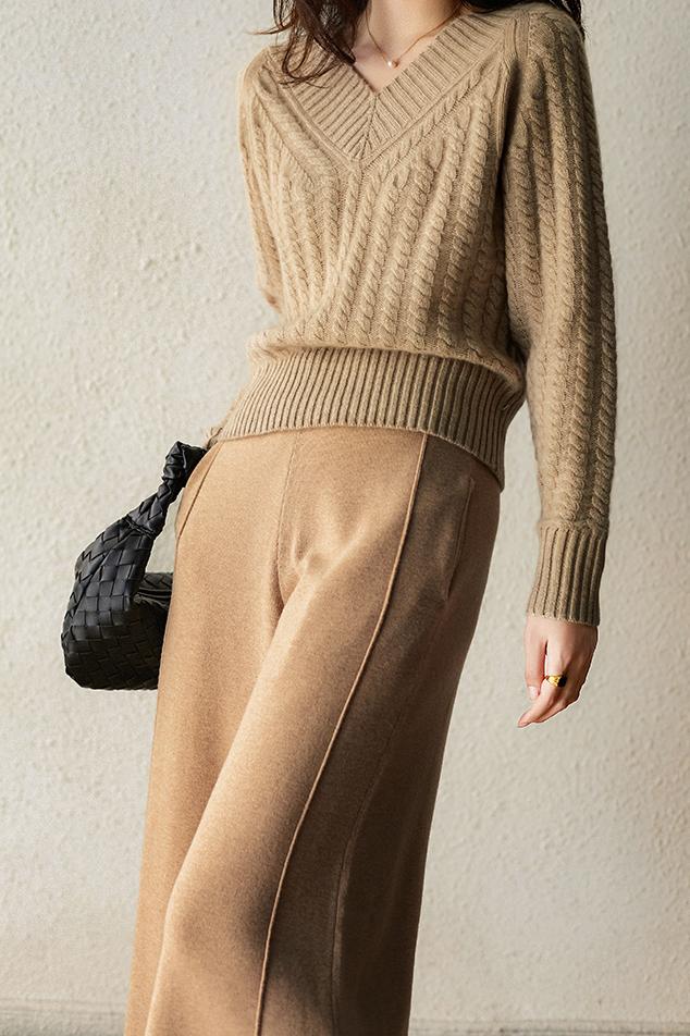 Sienna | Pull Tricoté avec Encolure en V et Tricot Torsadé pour Femmes