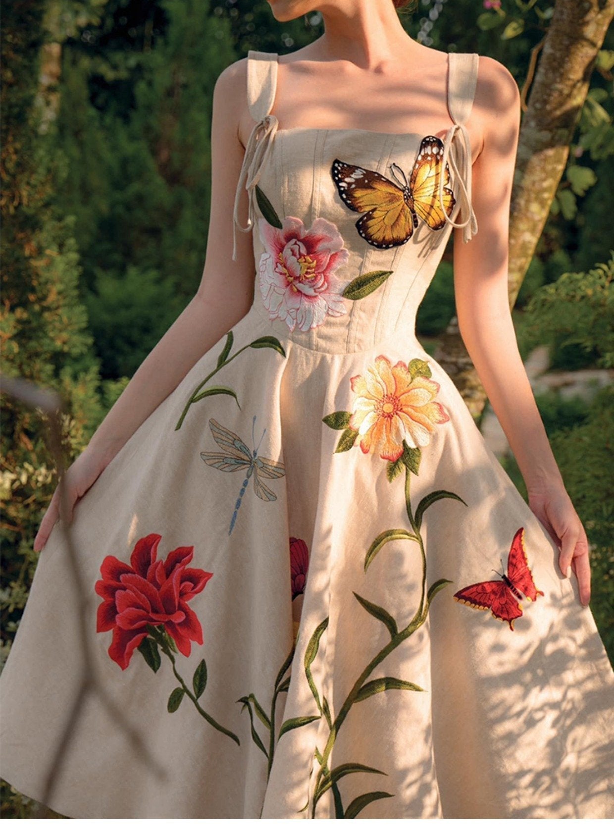 Léona | Robe à Lanières avec Motifs Floraux Uniques pour Femmes