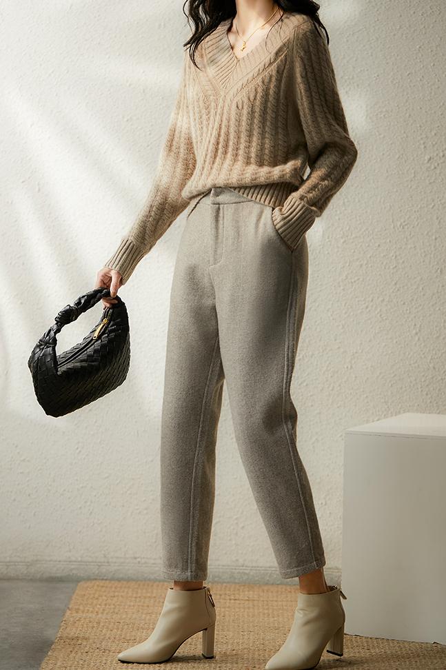 Sienna | Pull Tricoté avec Encolure en V et Tricot Torsadé pour Femmes