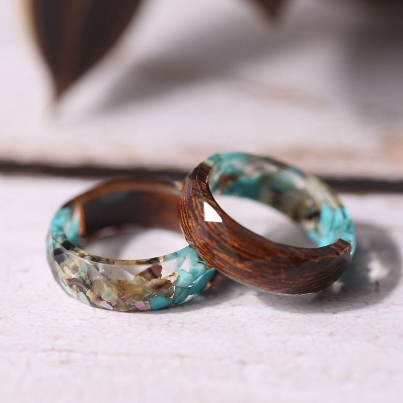 Auréole | Bague en Bois avec Orchidées Sculptées et Finition Brillante pour Femme