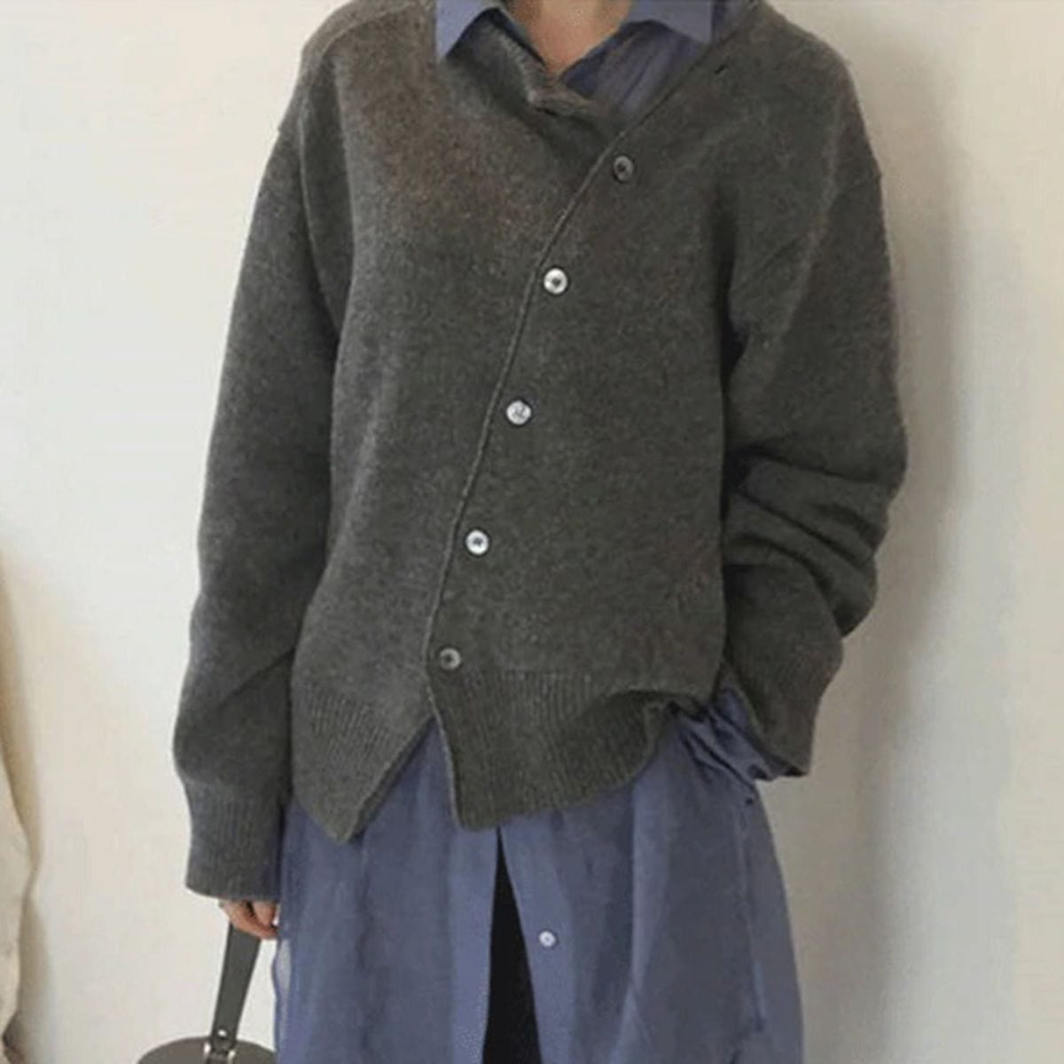 Léa | Veste de luxe avec Détails de Boutons Asymétriques et Confort Doux pour Femmes