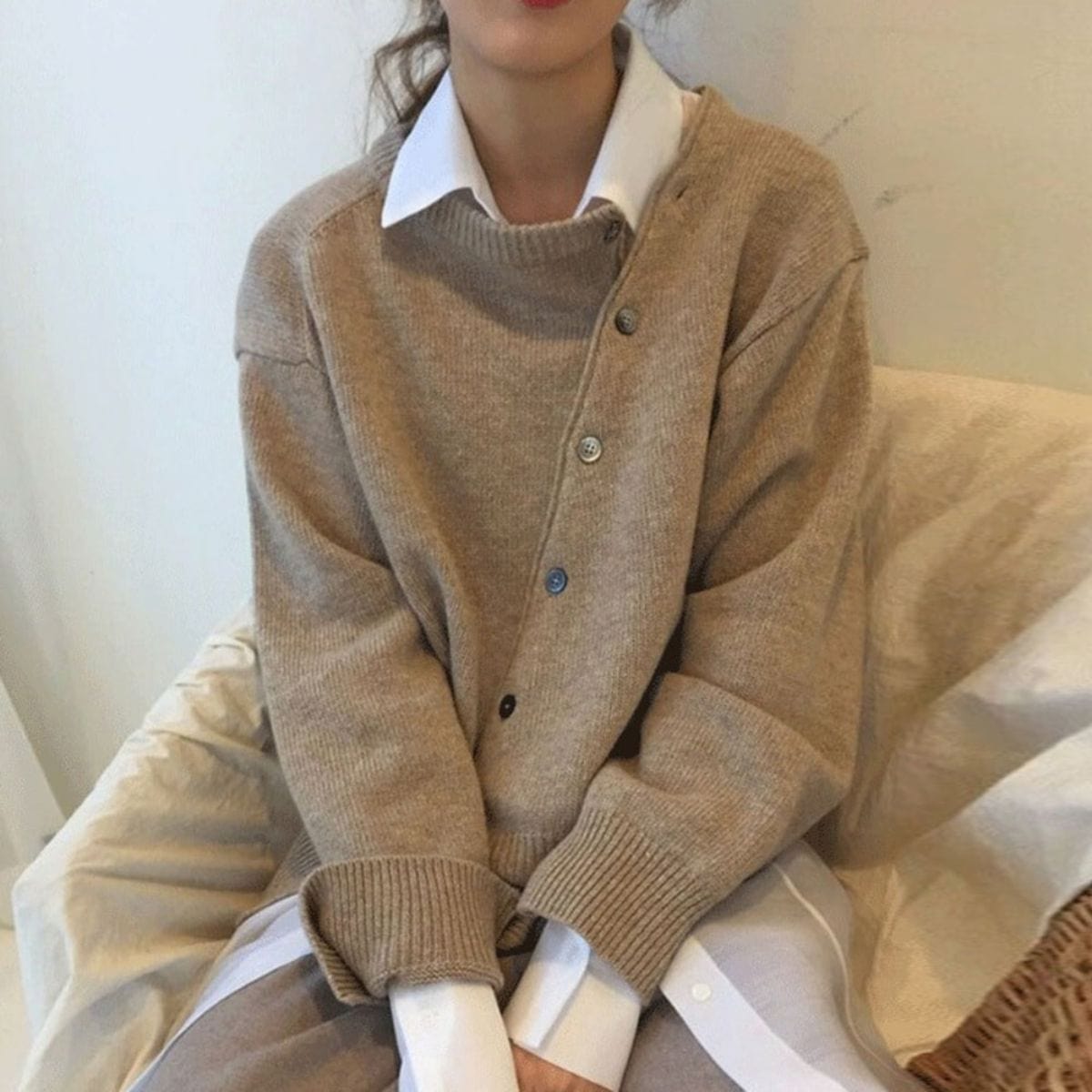 Léa | Veste de luxe avec Détails de Boutons Asymétriques et Confort Doux pour Femmes