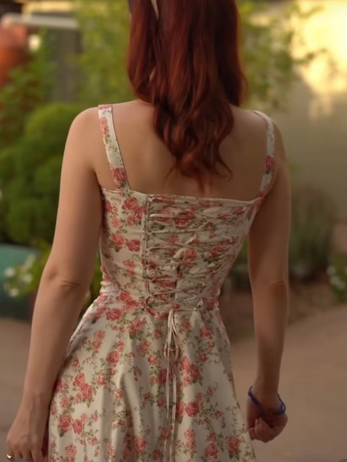 Chanelle - Robe d'été midi à fleurs Rosebud