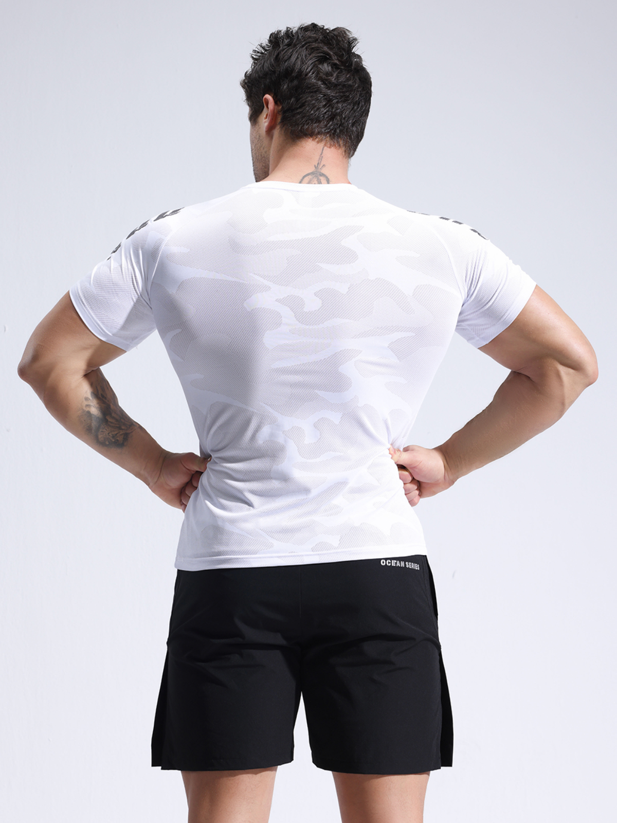 Athlétique | T-Shirt avec Tissu Respirant et Coupe Moderne pour Hommes