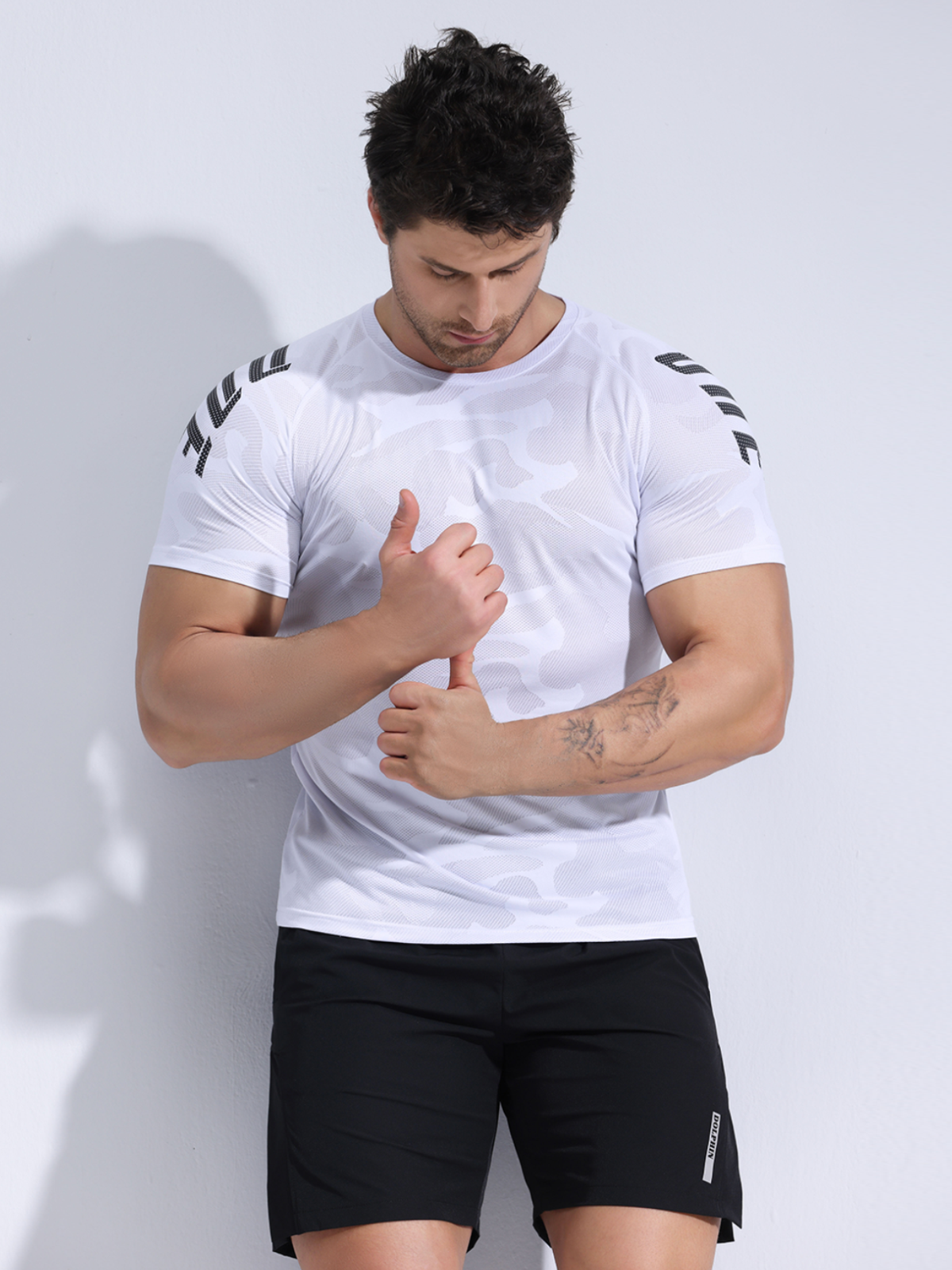 Athlétique | T-Shirt avec Tissu Respirant et Coupe Moderne pour Hommes