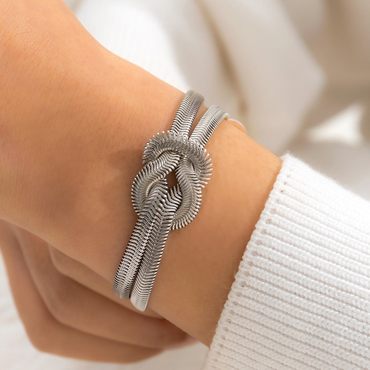 Céleste | Bracelet avec Nœud Élégant et Ajustement Confortable pour Femmes