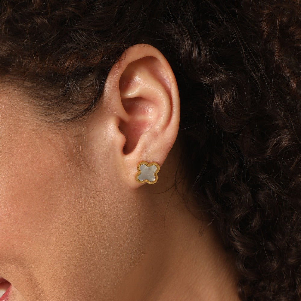 Céleste | Boucles d'oreilles avec Nacre Unique et Plaquage en Or 14 Carats pour Femmes