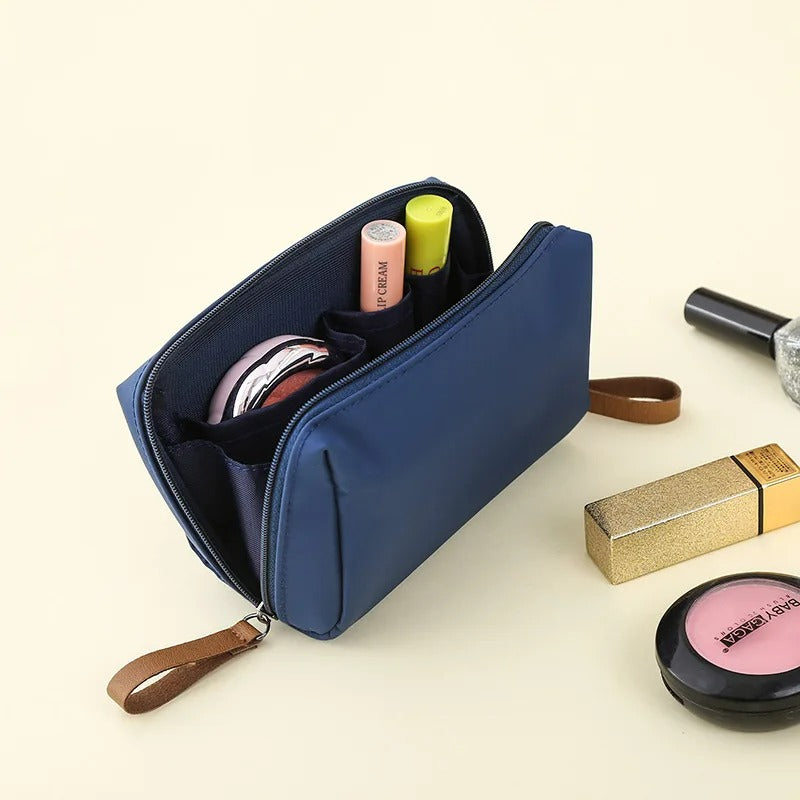 Aurore | Trousse de Toilette avec Nylon Résistant et Design Spacieux pour Femmes