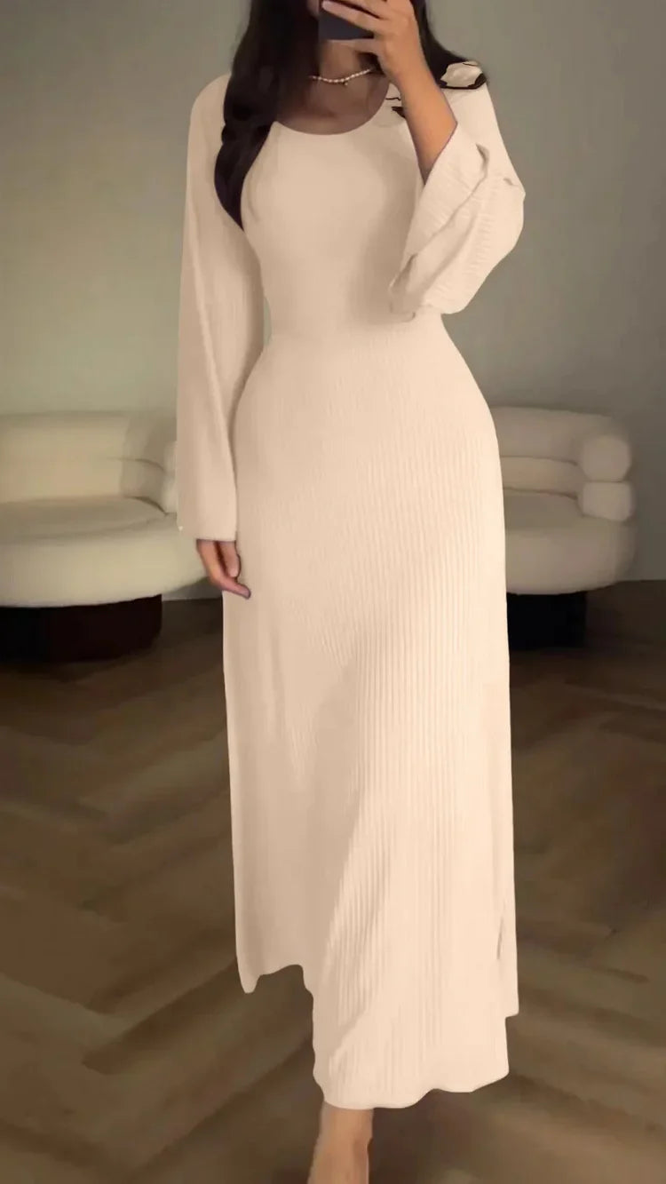 Robe tricotée stylée avec un nœud à la taille