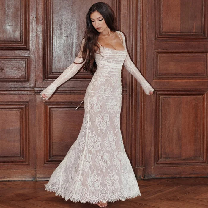 Bellevo | Robe longue avec cordon et détails en dentelle