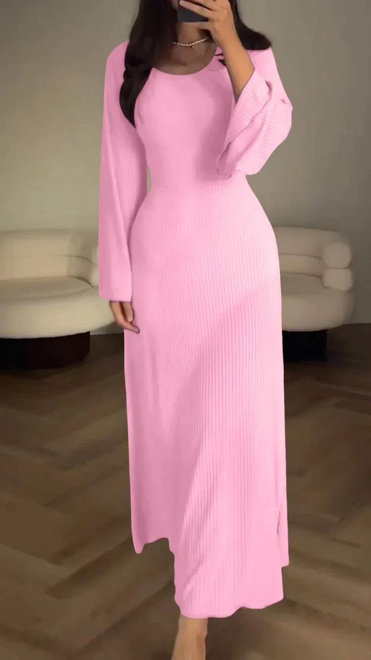 Robe tricotée stylée avec un nœud à la taille