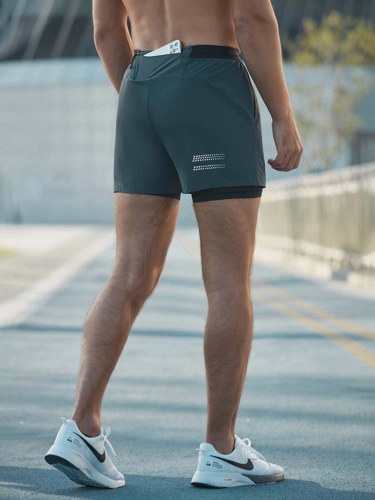 Astro | Short de Fitness avec Tissu Léger et Détails Réfléchissants pour Hommes