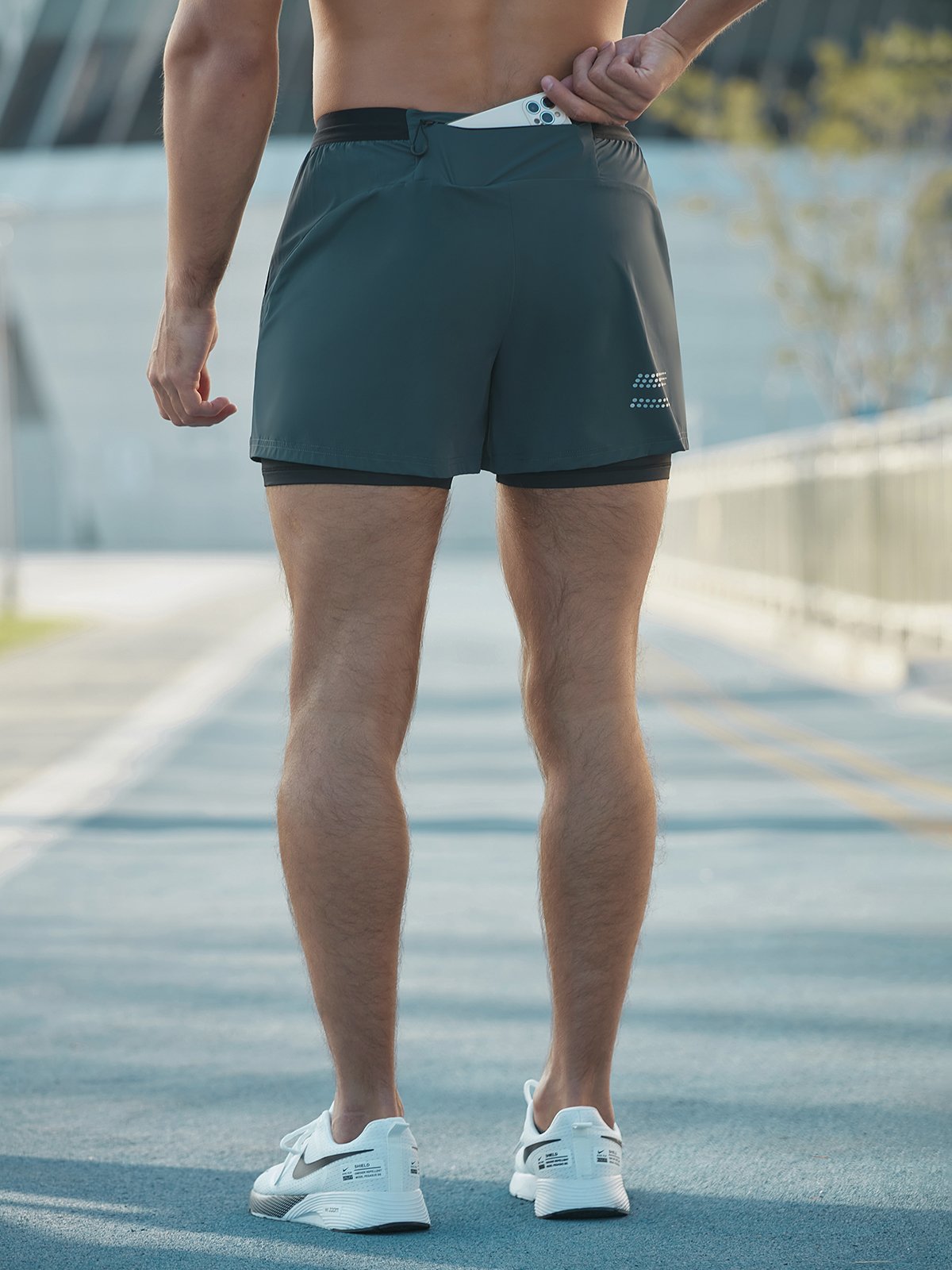 Astro | Short de Fitness avec Tissu Léger et Détails Réfléchissants pour Hommes