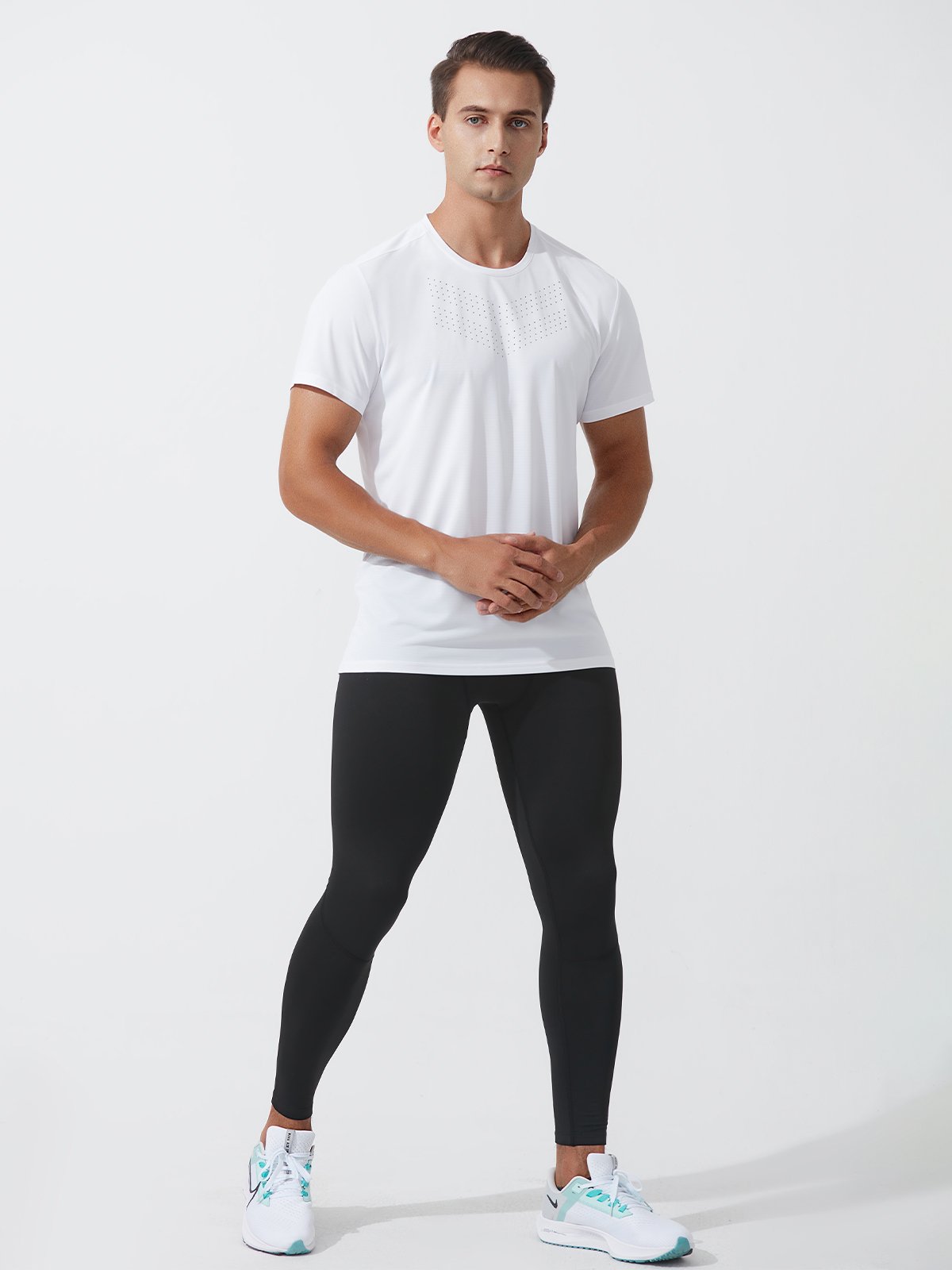 Aquila | Chemise de sport avec Tissu Ultra-Léger et Aérations Découpées au Laser pour Hommes