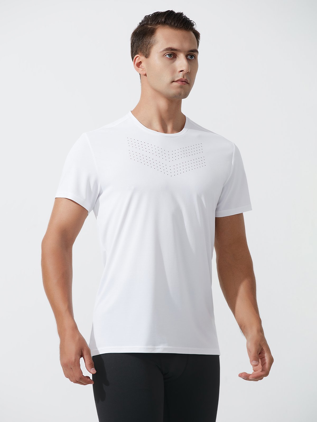 Aquila | Chemise de sport avec Tissu Ultra-Léger et Aérations Découpées au Laser pour Hommes