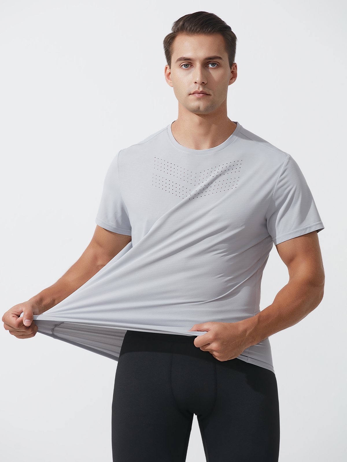 Aquila | Chemise de sport avec Tissu Ultra-Léger et Aérations Découpées au Laser pour Hommes