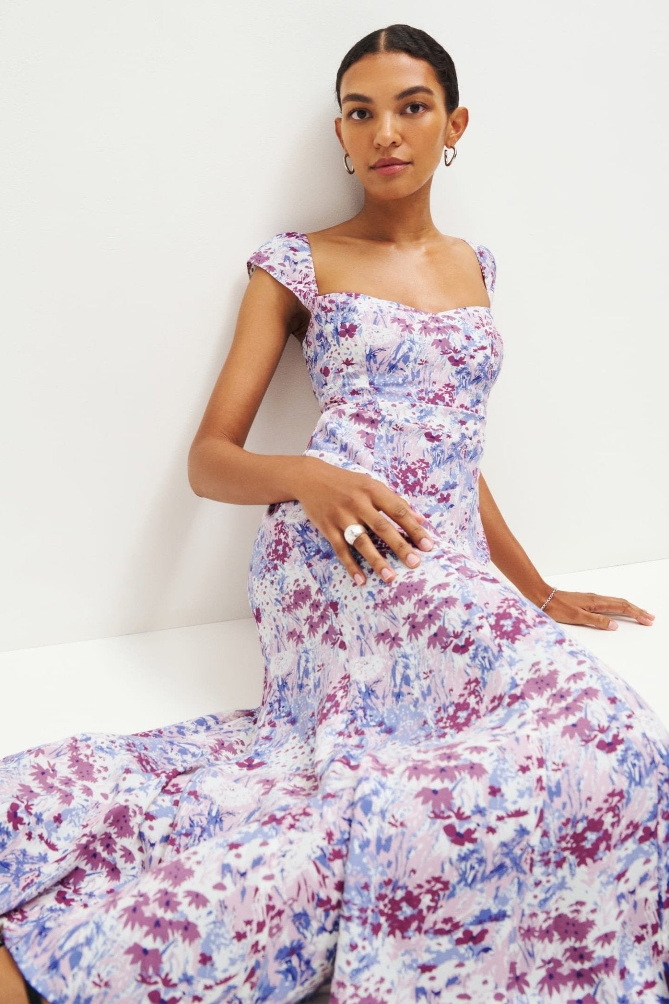 Célestine | Robe Midi Évasée avec Motifs Floraux Uniques pour Femmes