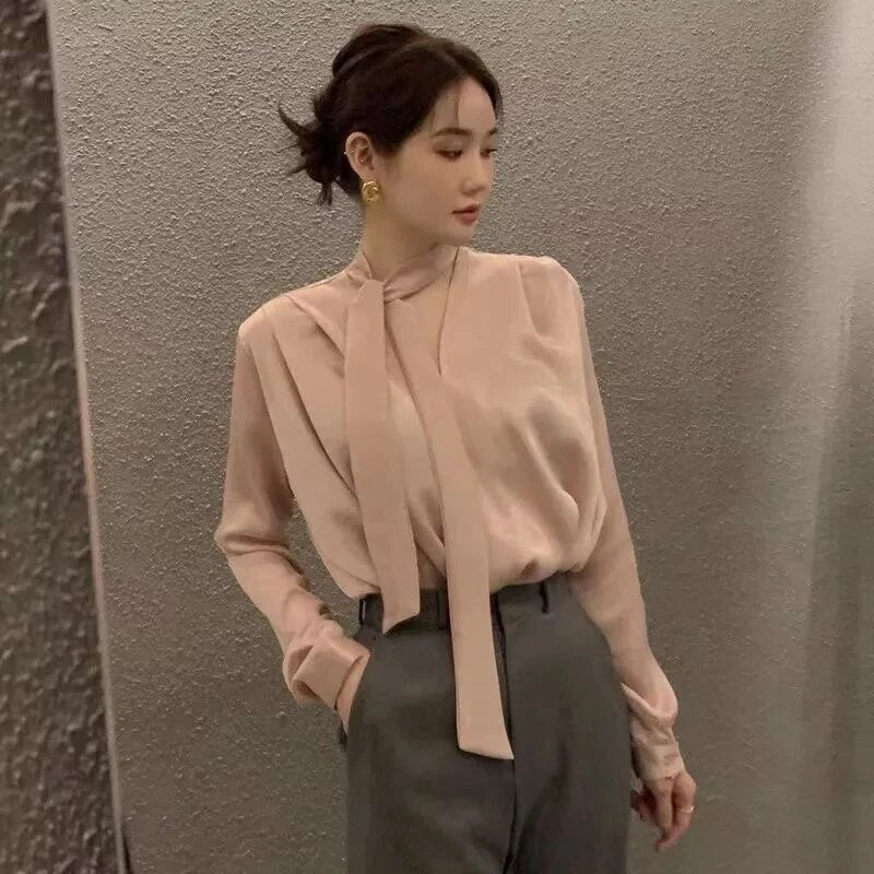 Célestine | Blouse en Satin avec Laçage Élégant et Anti-Rides pour Femme